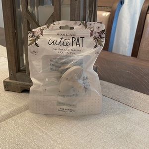 Ryan & Rose cutie PAT pacifier and teether all in one